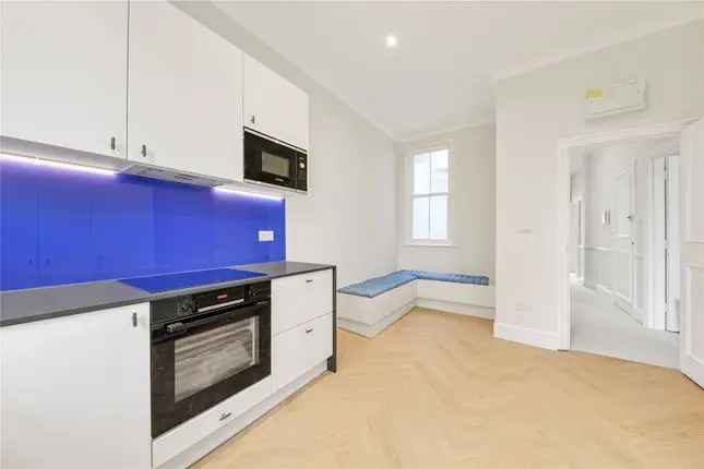 Flat to rent in Warrington Crescent, London W9