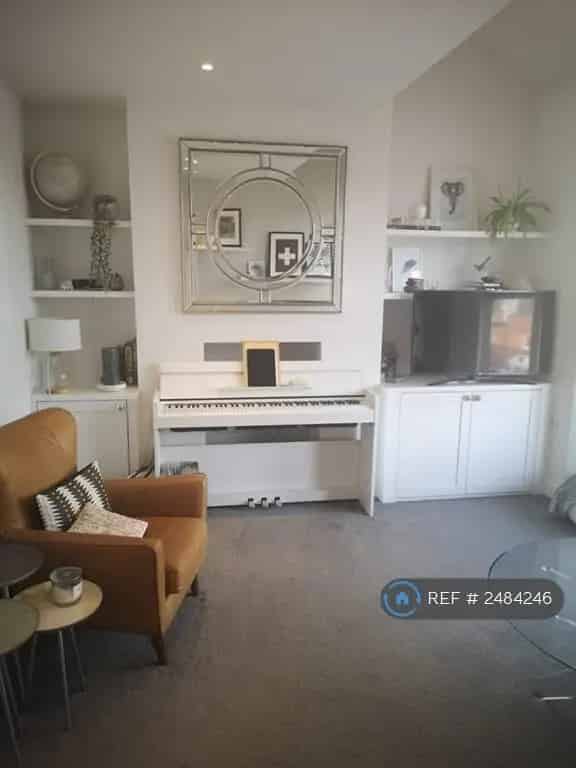 2 Bedroom Maisonette June 14th Available