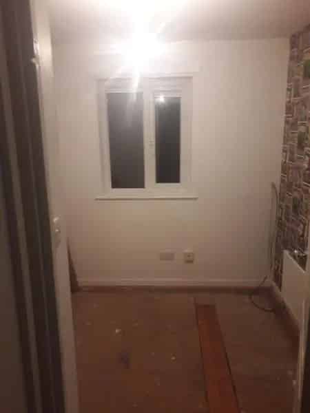 3 Bed End Terrace House  Quiet Family Area Near Amenities