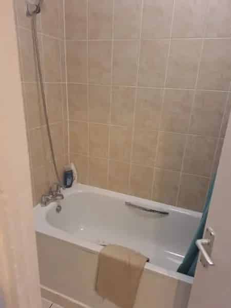 One Bedroom Flat Near Transport Links and Amenities