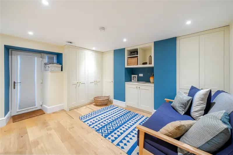 3 Bedroom Terrace House with Converted Basement Home Office
