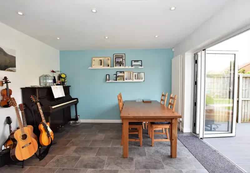 3 Bedroom Semi Detached House To Rent Churchdown