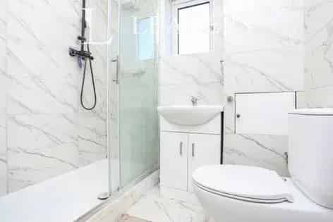 Double Room in 4-Bedroom House London