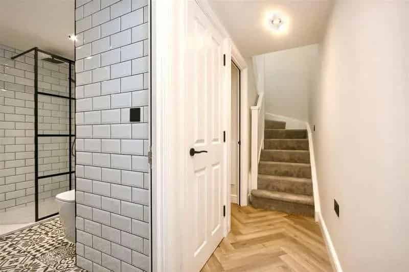 2 Bed Flat for Sale in Eastbourne