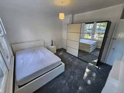 3 Bed Flat Tooting 96m² Furnished May 2025