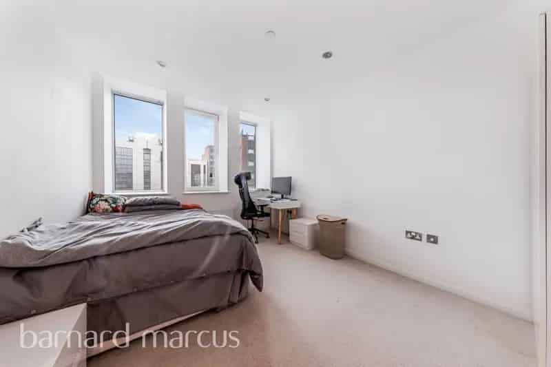 2 Bed Luxury Apartment Near East Croydon Station