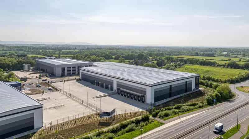Highly Specified Industrial Warehouse for Lease
