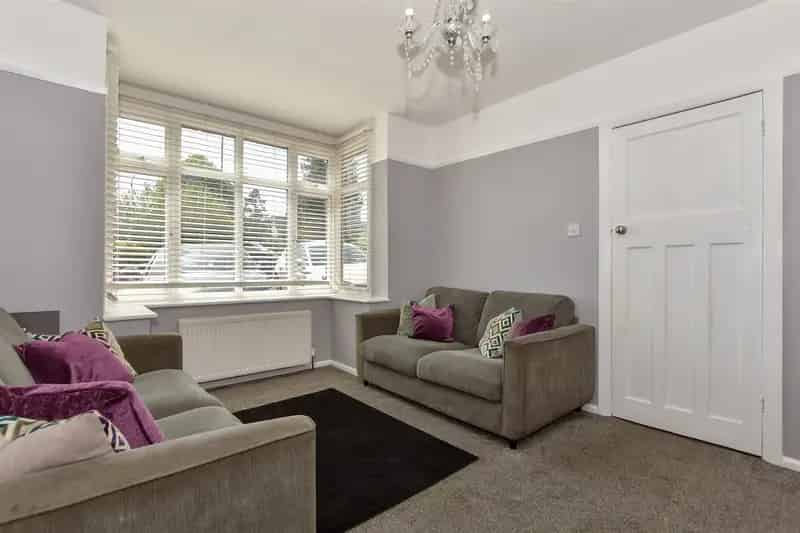 3 Bedroom Semi-Detached House for Sale in Highfields Southborough