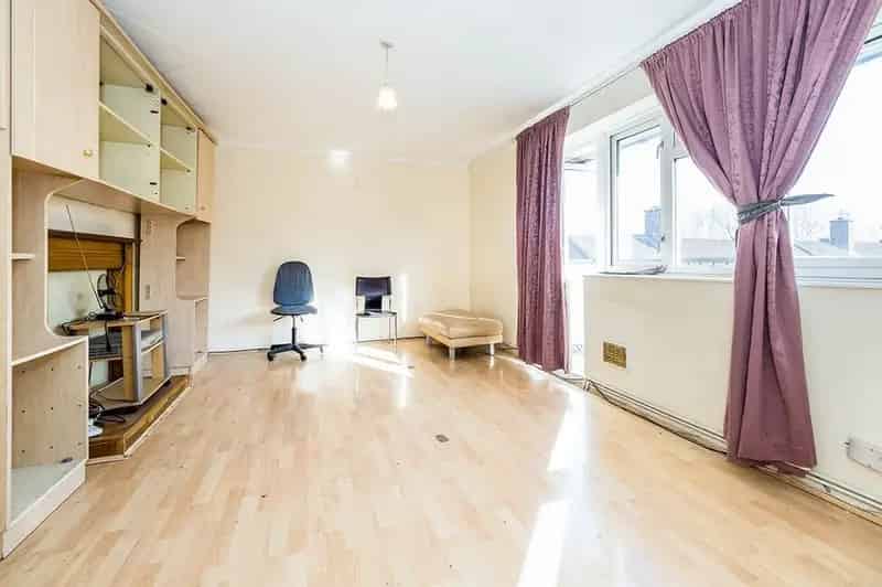 2 bedroom  Flat for sale, London, E16