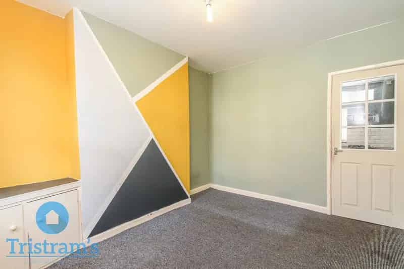 3 Bedroom End Terrace House for Rent