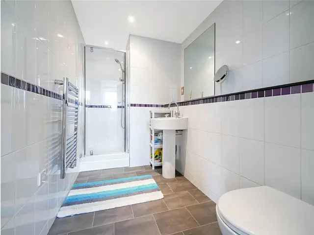 2 bedroom flat  for sale