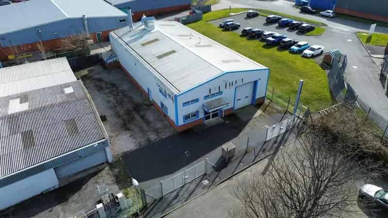Industrial Unit 4645 sq ft Freehold Detached