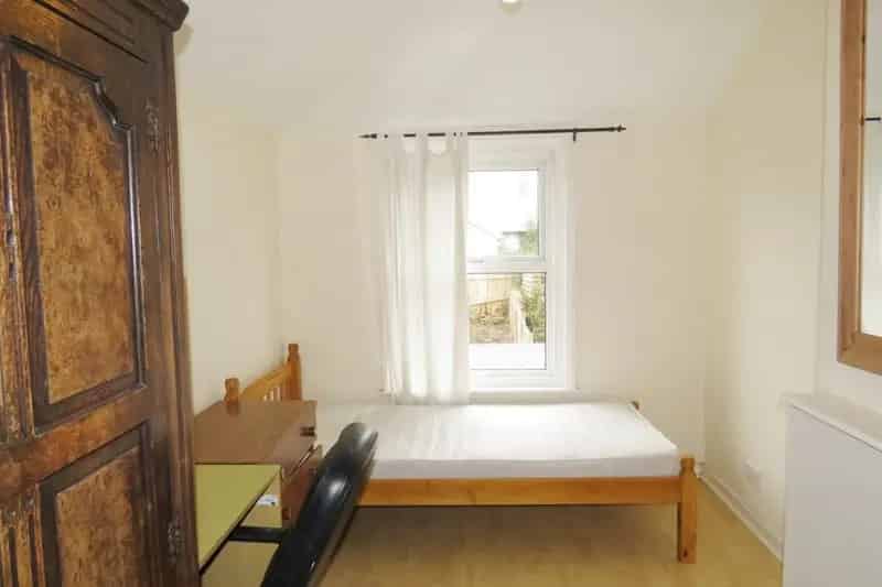 Four Bedroom House Near University of Southampton