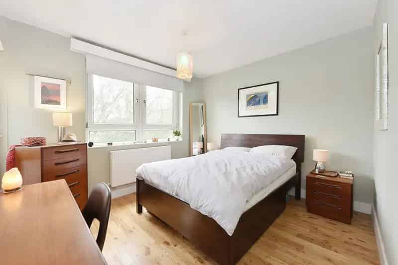 3 Bedroom Apartment Near Victoria Park - Stunning Canal Views