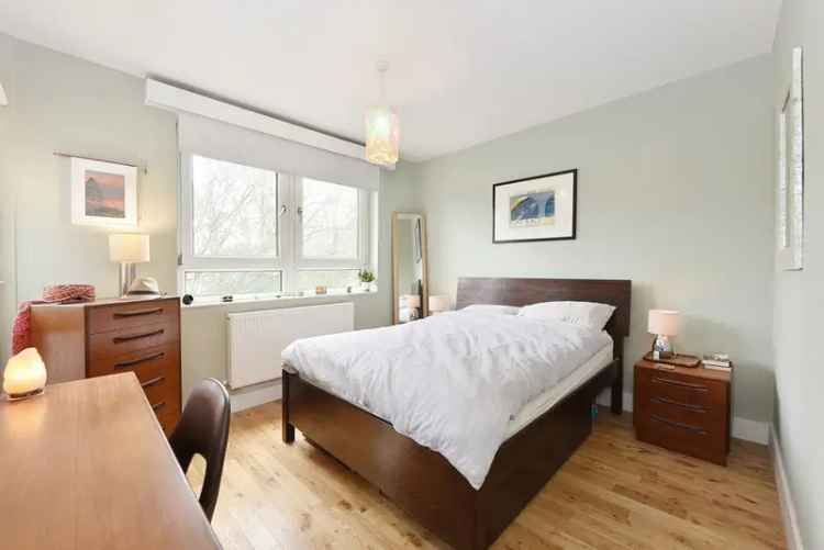3 Bedroom Apartment Near Victoria Park - Stunning Canal Views