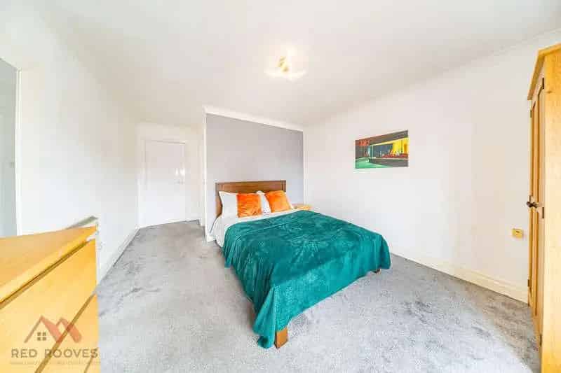 2 Bed Flat for Sale Liverpool City Centre Marina Views
