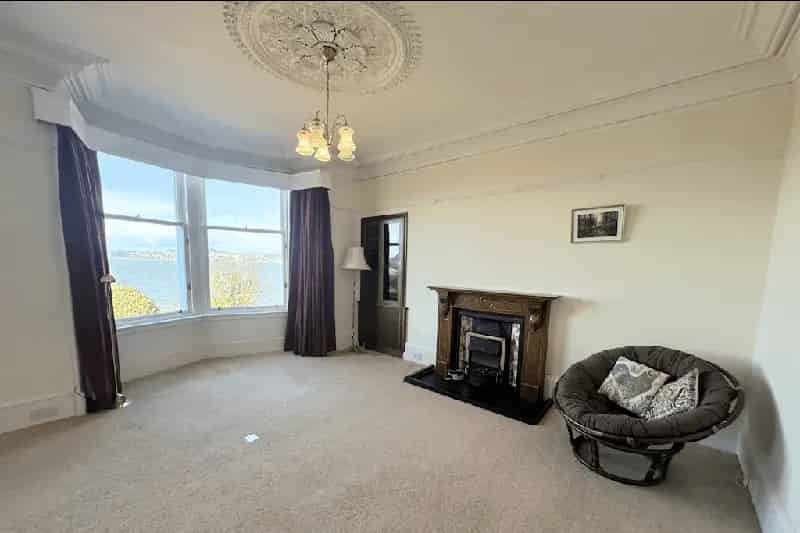 Spacious Family Home with River Tay Views