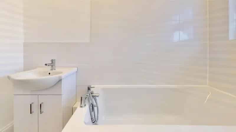 4 Bed House for Sale Newly Refurbished Family Home