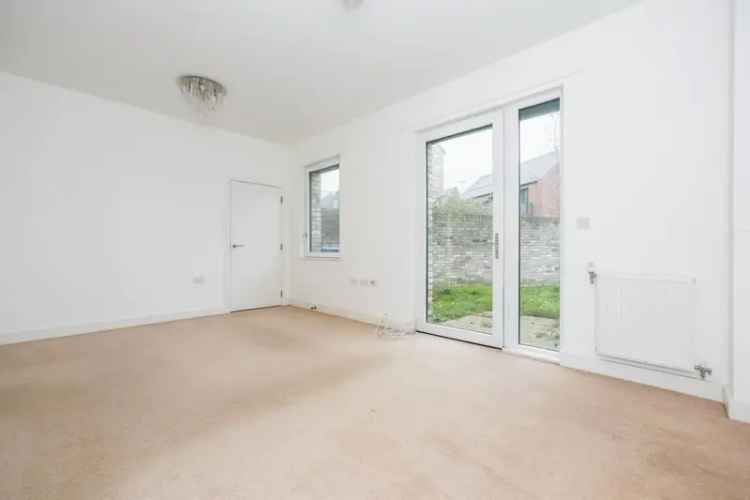 CHAIN FREE Terrace Home with Communal Parking and Private Garden