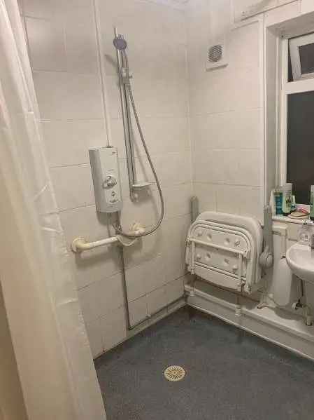 Flat For Rent in Borough of Swale, England