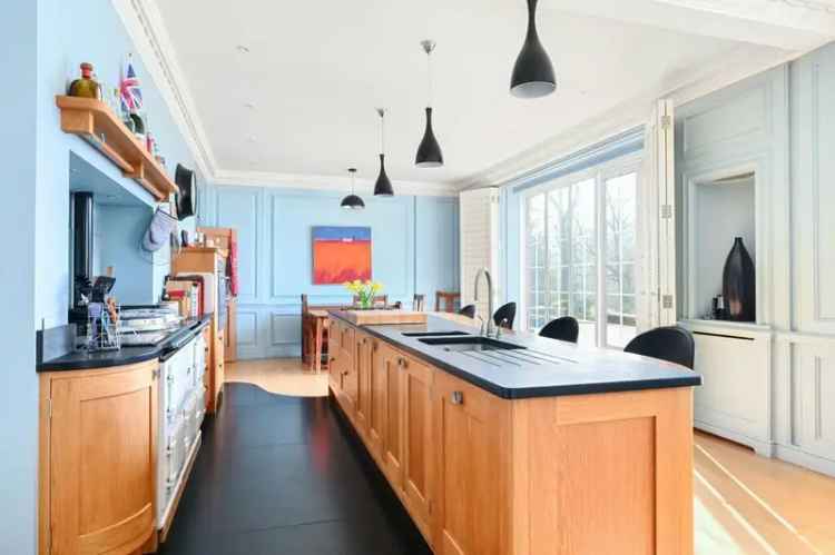West Riddens: A Stunning Georgian-Inspired Country House on 28 Acres
