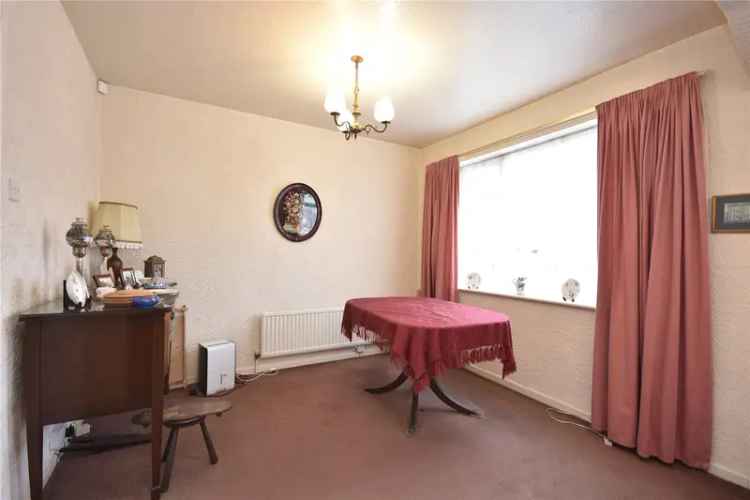 Bungalow For Sale in Leeds, England