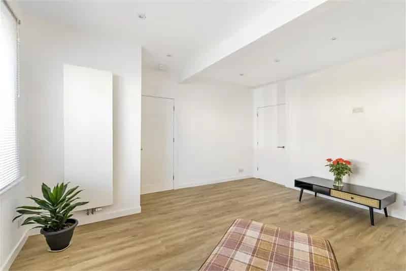 2 Bed House - Semi Detached with 1 Reception Room