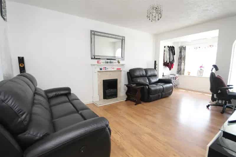 3 Bedroom Terraced House to Rent - Available Mid July