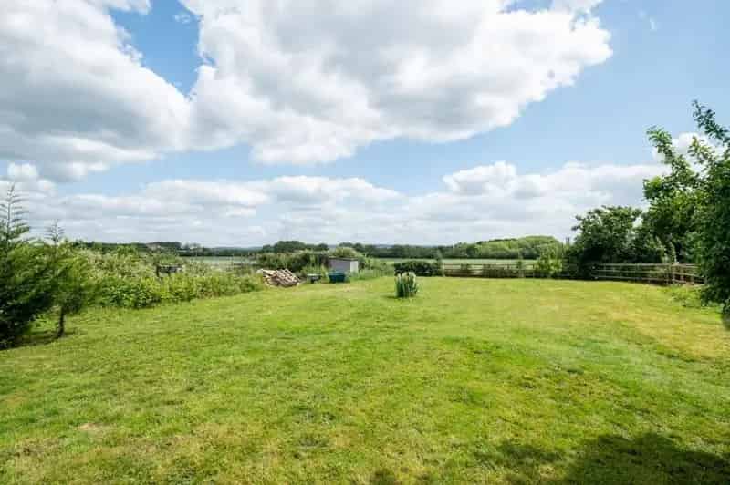 3 Bed Detached House For Sale