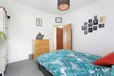2 Bedroom Flat in Wandsworth - Victorian Conversion