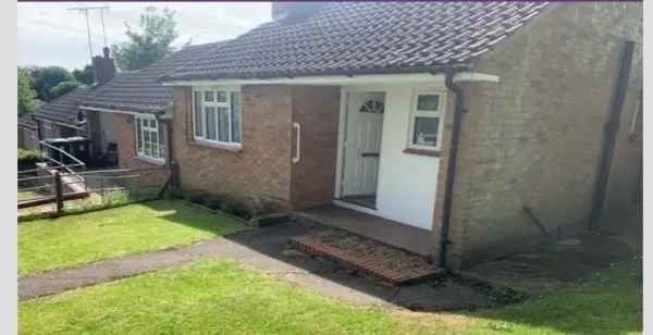 Bungalow For Rent in East Hertfordshire, England