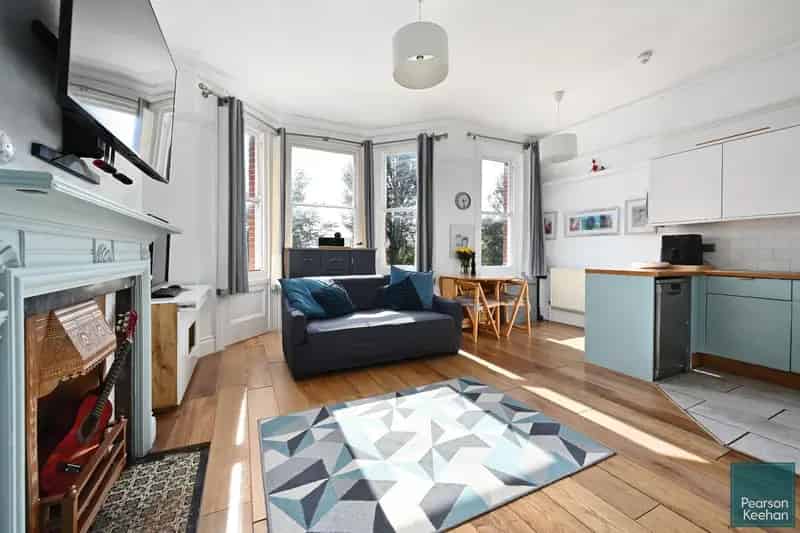 1 Bedroom Apartment near Brighton College