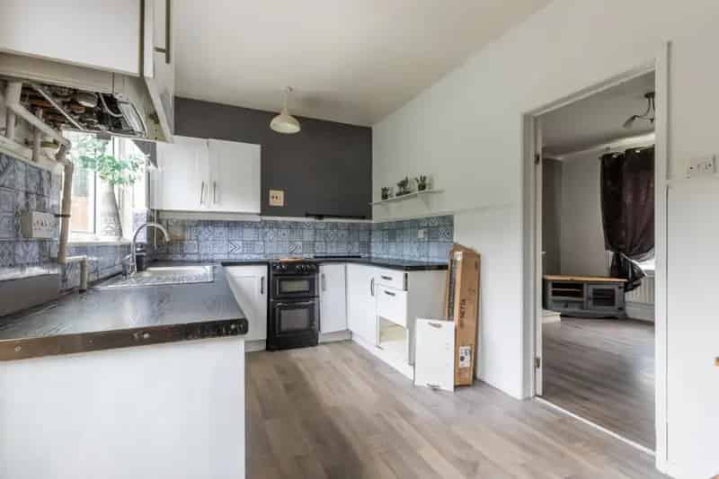 2 Bedroom House For Sale in Milnrow