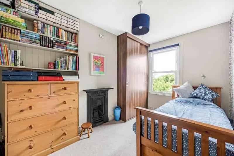 3 Bed Semi-Detached House for Sale in Leckhampton