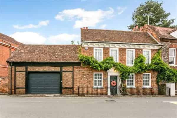 Grade II Listed Home in Cookham with Orangery and Odney Club Access