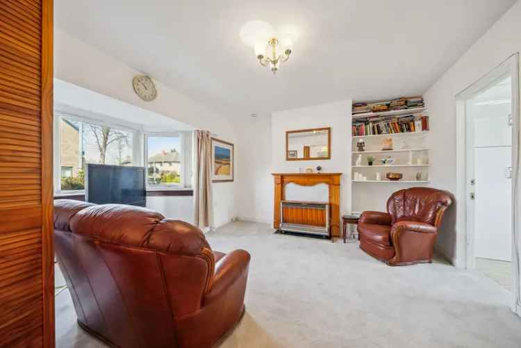 Spacious 1-Bedroom Apartment in Newlands Glasgow with Private Garden