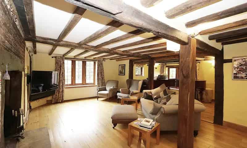 7 Bedroom Detached House to Rent