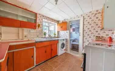Charming 3-Bedroom Cottage with Garden and Garage