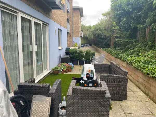 Flat For Rent in Sunbury-on-Thames, England