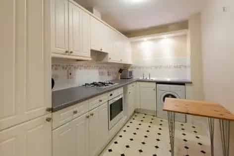 3 Bedroom Apartment in Poplar East London Near DLR