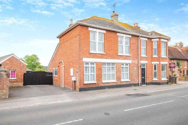 Detached House for sale with 6 bedrooms, Salisbury Road, Winkton