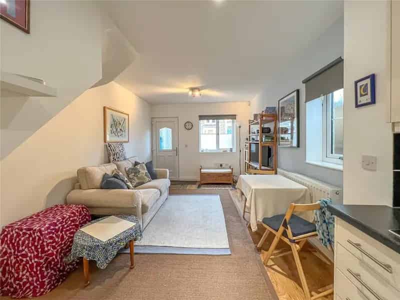 1 Bedroom End of Terrace House for Sale