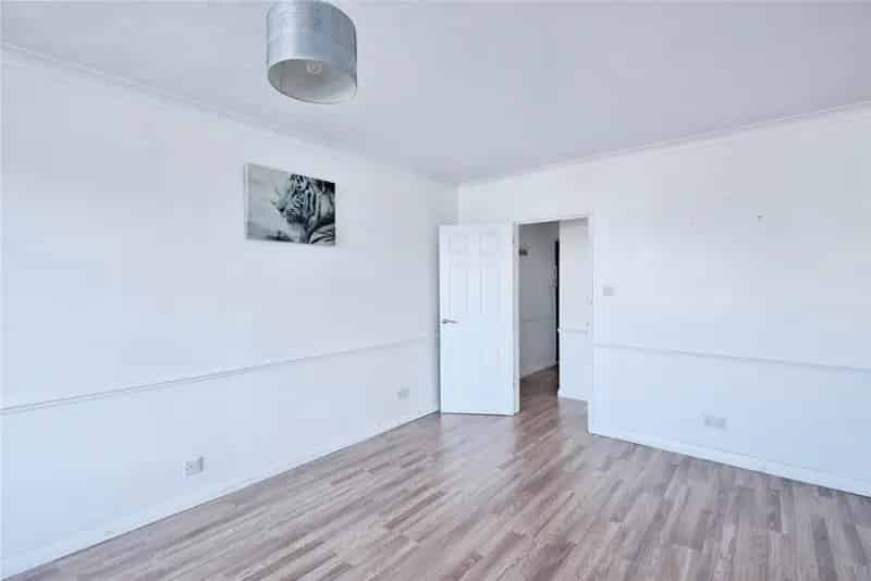 Two Double Bedroom Apartment Southend Allocated Parking