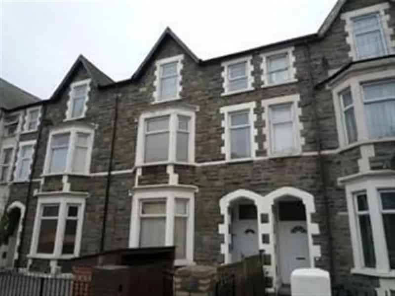 1 Bedroom Apartment Near City Centre - Tenanted Investment