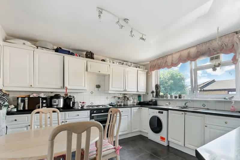 Two Double Bedroom Apartment Near Earlsfield Station