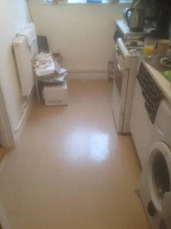Spacious Flat Near Train Station with New Bathroom and Heating