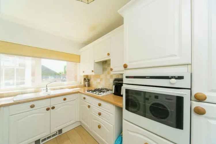 Two Double Bedroom Apartment with Balcony and Parking