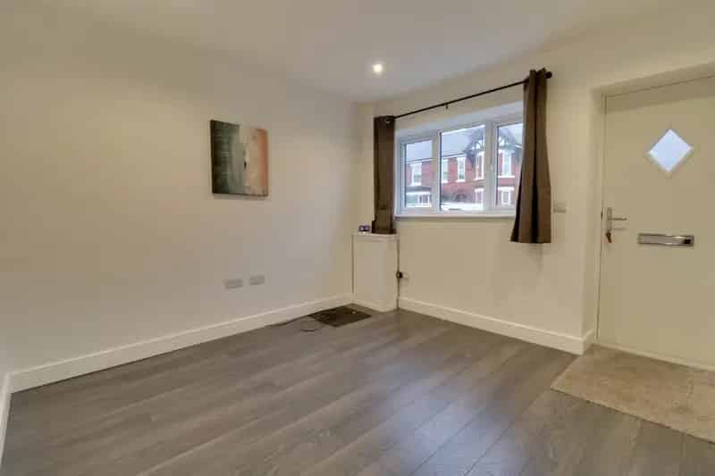 2 Bed Terraced House Near Sandbach Station