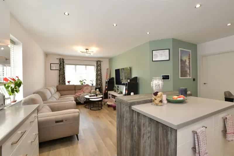 2 Bedroom Flat for Sale Near Epping Central Line Station
