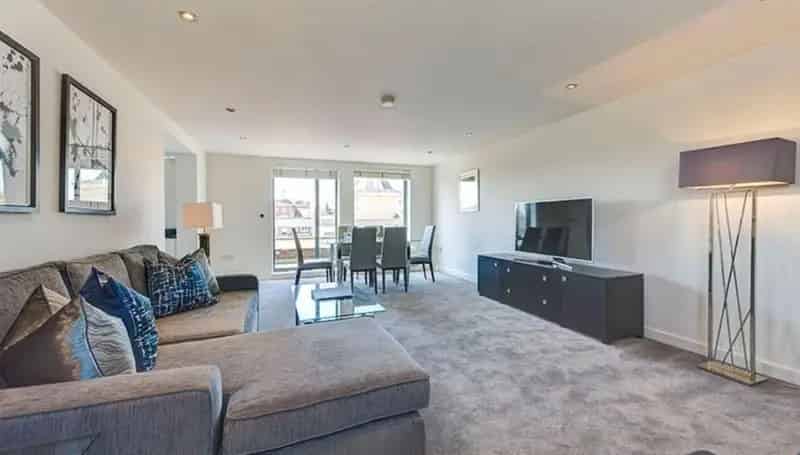 2 Bedroom Apartment House to Rent in Chelsea